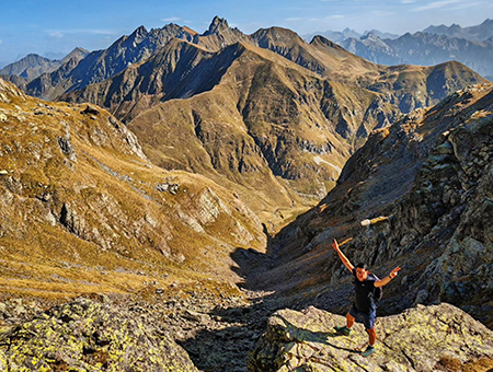 RIFUGIO BENIGNI (2222 m) ad anello dalla CIMA DI VAL PIANELLA (2349 m)-9ott23 - FOTOGALLERY